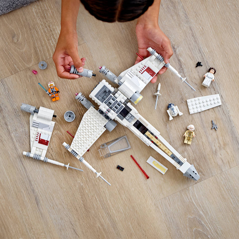 berekenen Afstotend Vegen LEGO Star Wars Luke Skywalkers X-Wing Fighter 75301