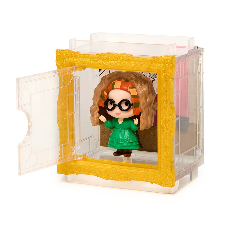 Wizarding World Harry Potter, Magical Minis Hogsmeade Collector Set con 7 personaggi, giocattoli per bambini per ragazze e ragazzi dai 6 anni in su
