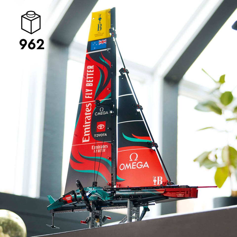 LEGO Technic Emirates Team New Zealand AC75 jacht 42174
