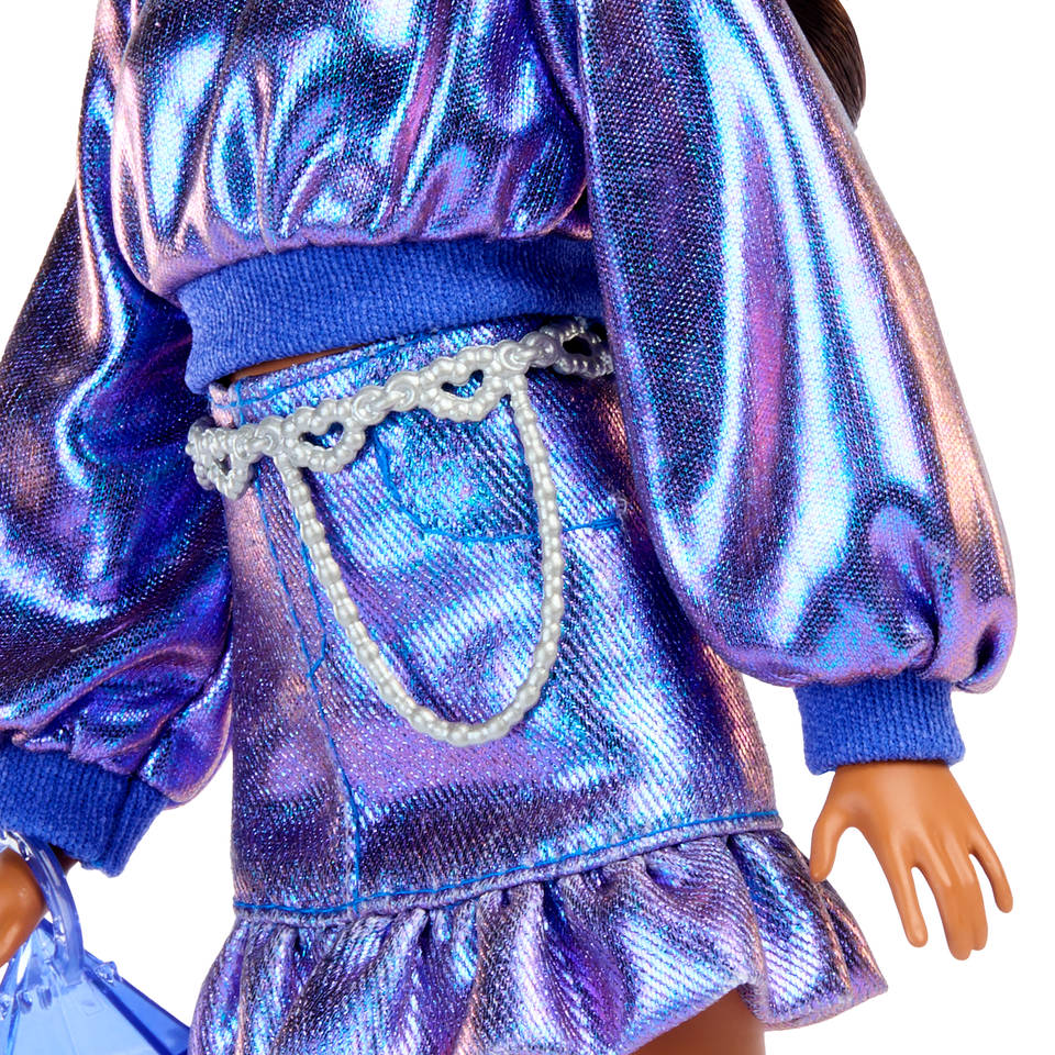Barbie Deluxe Style pop in sweater