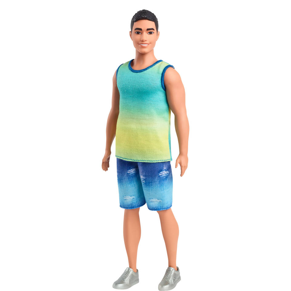 Ken fashionista pop met strandoutfit Main Image