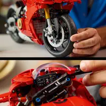 LEGO TECHNIC 42202 DUCATI PANIGALE V4 S