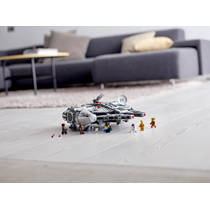 LEGO STAR WARS 75257 MILLENNIUM FALCON