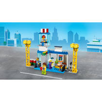 LEGO CITY 60261 VLIEGVELD
