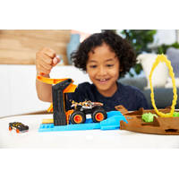 Hot Wheels monstertruck stuntbandenset productafbeelding 9
