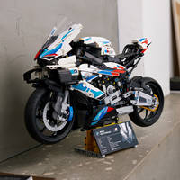 LEGO TECHNIC 42130 BMW M 1000 RR