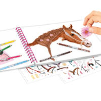 Miss Melody Style Your Horse kleurboek + 310 stickers Main Image - 1