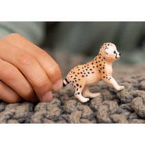 schleich WILD LIFE jachtluipaardwelpje productafbeelding 2