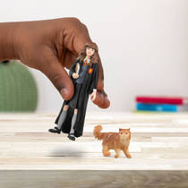 schleich WIZARDING WORLD Hermelien Griffel en Knikkebeen 42635 productafbeelding 4