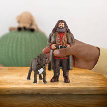 WW 42638 HAGRID & FANG