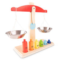 New Classic Toys houten weegschaal productafbeelding 6
