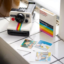 LEGO Ideas Polaroid OneStep SX-70 camera 21345 productafbeelding 5