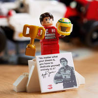 LEGO Icons McLaren MP4/4 en Ayrton Senna 10330 productafbeelding 6