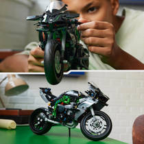 LEGO Technic Kawasaki Ninja H2R motor 42170 productafbeelding 9