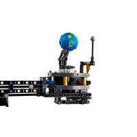 LEGO Technic de aarde en de maan in beweging 42179 productafbeelding 7