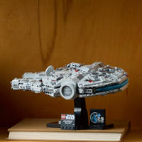LEGO Star Wars Millennium Falcon 75375 productafbeelding 10