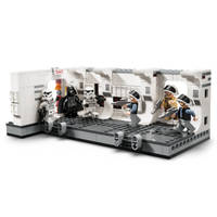 LEGO Star Wars Aan boord van de Tantive IV 75387 Main Image - 3