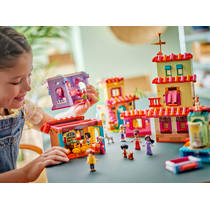 LEGO Disney Encanto het magische huis van de familie Madrigal 43245 productafbeelding 4
