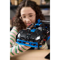 LEGO Technic Porsche GT4 e-Performance racewagen 42176 productafbeelding 6