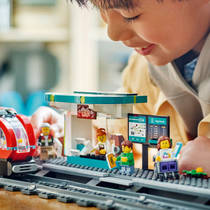 LEGO City stadstram en station 60423 productafbeelding 5