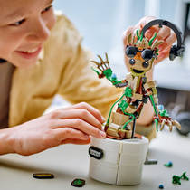 LEGO Marvel dansende Groot 76297 productafbeelding 3
