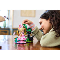 LEGO Wicked Elphaba en Glinda figuren 75682 productafbeelding 4