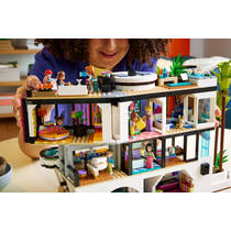 LEGO Friends Andrea's futuristische villa 42639 Main Image - 2