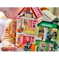 LEGO Friends Heartlake City appartementen en winkels 42670 Main Image - 5