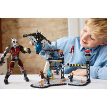 LEGO Marvel Captain America: Civil War actiescène 76314 productafbeelding 7