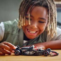 LEGO Speed Champions MoneyGram Haas F1 Team VF-24 racewagen 77250 productafbeelding 4