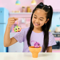 Cookeez Makery Yum Yumz 2-pack pluchen knuffeltjes in een ijsje productafbeelding 5