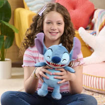 Disney Stitch interactieve knuffel Crack Me Up productafbeelding 2