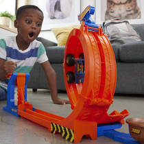 Hot Wheels Monster Trucks Loop-And-Flip Trophy Challenge Main Image - 4