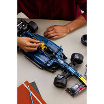 LEGO Technic Oracle Red Bull Racing RB20 F1 auto 42206 productafbeelding 7