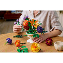 LEGO Botanicals bloemstuk 10345 productafbeelding 6