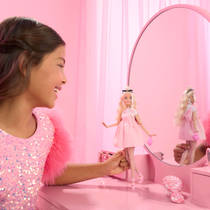 Barbie Deluxe Style pop met strik productafbeelding 3