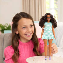 Barbie Fashionista pop in Gingham jurk productafbeelding 6