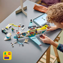LEGO City ambulancevliegtuig 60465 productafbeelding 8