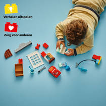 LEGO Disney McQueens bezoek aan Docs garage 10456 productafbeelding 8