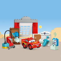 LEGO Disney McQueens bezoek aan Docs garage 10456 productafbeelding 7