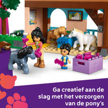 LEGO Friends ponyboerderij en stal 42654 productafbeelding 4