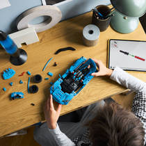 LEGO Technic Chevrolet Corvette Stingray 42217 productafbeelding 6