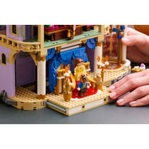 LEGO Disney Princess Belle en het Beest kasteel 43263 productafbeelding 10