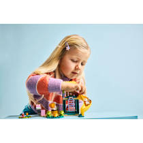 LEGO Bluey Bluey en Chloé in de speeltuin 11201 productafbeelding 8