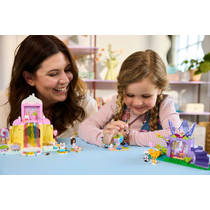 LEGO Gabby's Dollhouse snoepjesberg en kittentuin 11205 productafbeelding 4