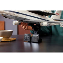 LEGO Icons Shuttle Carrier Aircraft 10360 productafbeelding 6