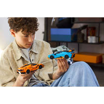 LEGO Speed Champions Lamborghini Revuelto en Huracán STO 77238 productafbeelding 2