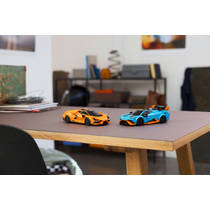LEGO Speed Champions Lamborghini Revuelto en Huracán STO 77238 productafbeelding 4