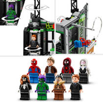 LEGO Marvel Spider-Man vs. Oscorp 76324 productafbeelding 3