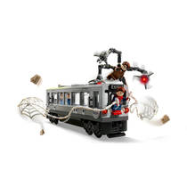 LEGO Marvel Spider-Man vs. Doc Ock metroscène 76321 productafbeelding 2